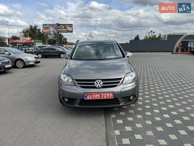 Фольксваген Гольф Плюс 2007 в Полтаве на Automoto.ua Серый Фольксваген Гольф Плюс, объемом двигателя 1.6 л и пробегом 249 тыс. км за 7400 $, фото 1 на Automoto.ua