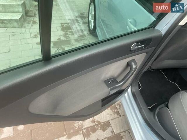 Серый Фольксваген Гольф Плюс, объемом двигателя 1.6 л и пробегом 198 тыс. км за 6900 $, фото 25 на Automoto.ua