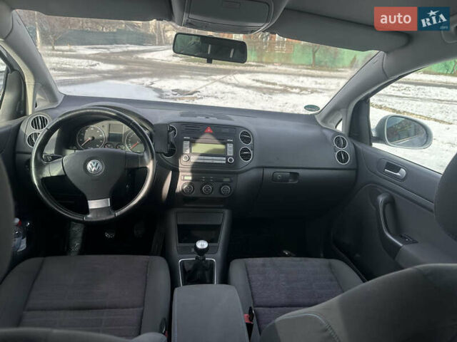 Сірий Фольксваген Golf Plus, об'ємом двигуна 1.6 л та пробігом 162 тис. км за 6600 $, фото 15 на Automoto.ua