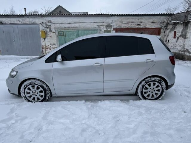 Серый Фольксваген Гольф Плюс, объемом двигателя 1.6 л и пробегом 172 тыс. км за 5700 $, фото 3 на Automoto.ua