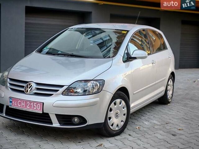 Серый Фольксваген Гольф Плюс, объемом двигателя 1.6 л и пробегом 181 тыс. км за 5599 $, фото 12 на Automoto.ua