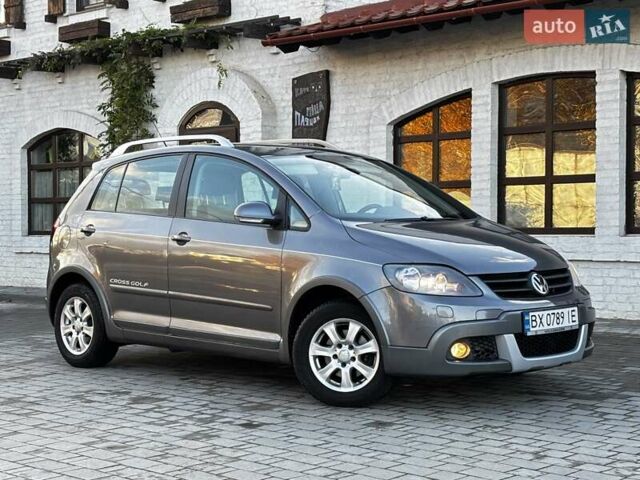 Серый Фольксваген Гольф Плюс, объемом двигателя 1.6 л и пробегом 223 тыс. км за 7499 $, фото 4 на Automoto.ua