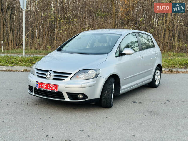 Серый Фольксваген Гольф Плюс, объемом двигателя 1.6 л и пробегом 180 тыс. км за 5699 $, фото 6 на Automoto.ua