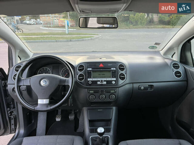Сірий Фольксваген Golf Plus, об'ємом двигуна 1.6 л та пробігом 230 тис. км за 6650 $, фото 36 на Automoto.ua