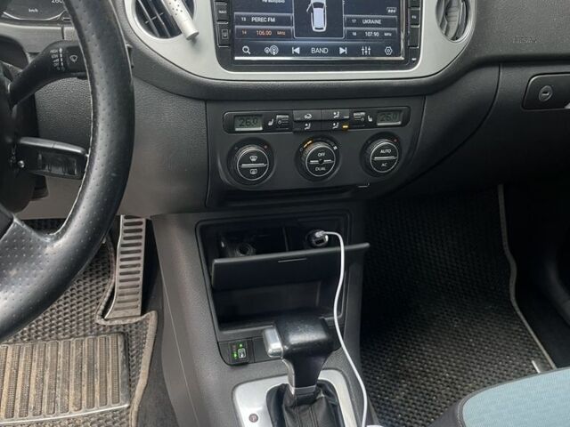 Серый Фольксваген Гольф Плюс, объемом двигателя 1.6 л и пробегом 253 тыс. км за 9800 $, фото 7 на Automoto.ua