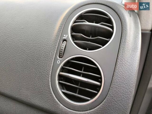 Серый Фольксваген Гольф Плюс, объемом двигателя 1.6 л и пробегом 106 тыс. км за 7300 $, фото 46 на Automoto.ua