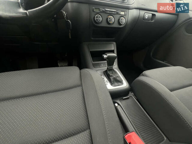 Серый Фольксваген Гольф Плюс, объемом двигателя 1.6 л и пробегом 220 тыс. км за 6599 $, фото 19 на Automoto.ua