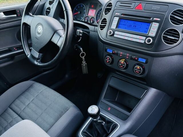 Серый Фольксваген Гольф Плюс, объемом двигателя 1.6 л и пробегом 180 тыс. км за 5699 $, фото 8 на Automoto.ua