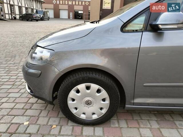 Серый Фольксваген Гольф Плюс, объемом двигателя 1.6 л и пробегом 106 тыс. км за 7300 $, фото 17 на Automoto.ua