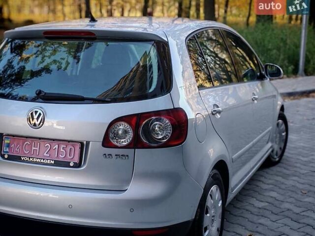 Серый Фольксваген Гольф Плюс, объемом двигателя 1.6 л и пробегом 181 тыс. км за 5599 $, фото 5 на Automoto.ua