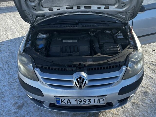 Серый Фольксваген Гольф Плюс, объемом двигателя 1.6 л и пробегом 247 тыс. км за 5700 $, фото 7 на Automoto.ua