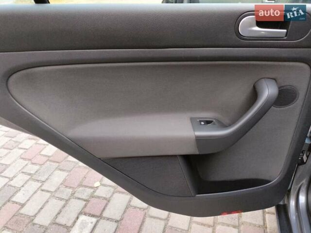 Серый Фольксваген Гольф Плюс, объемом двигателя 1.6 л и пробегом 106 тыс. км за 7300 $, фото 63 на Automoto.ua