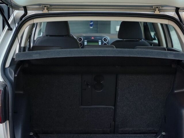 Серый Фольксваген Гольф Плюс, объемом двигателя 1.6 л и пробегом 181 тыс. км за 5499 $, фото 8 на Automoto.ua