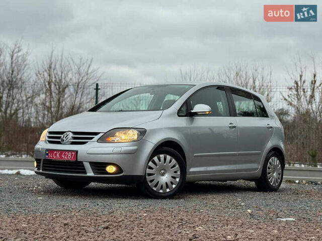 Серый Фольксваген Гольф Плюс, объемом двигателя 1.6 л и пробегом 220 тыс. км за 6190 $, фото 8 на Automoto.ua