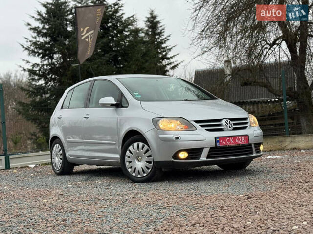 Серый Фольксваген Гольф Плюс, объемом двигателя 1.6 л и пробегом 220 тыс. км за 6190 $, фото 13 на Automoto.ua