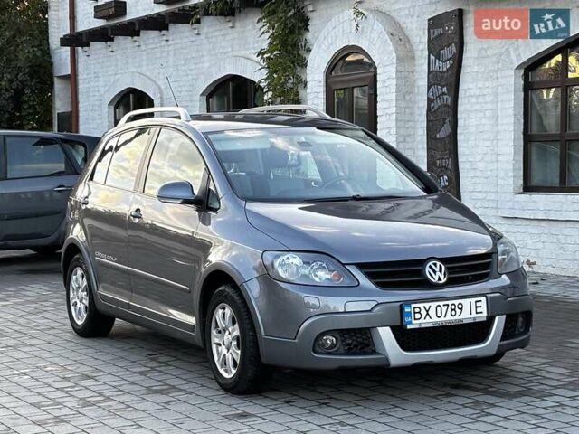 Серый Фольксваген Гольф Плюс, объемом двигателя 1.6 л и пробегом 223 тыс. км за 7499 $, фото 5 на Automoto.ua