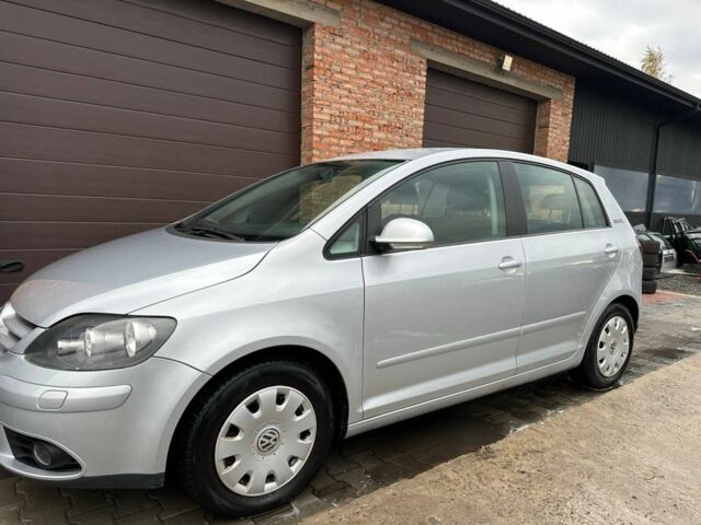 Сірий Фольксваген Golf Plus, об'ємом двигуна 1.6 л та пробігом 237 тис. км за 6000 $, фото 2 на Automoto.ua