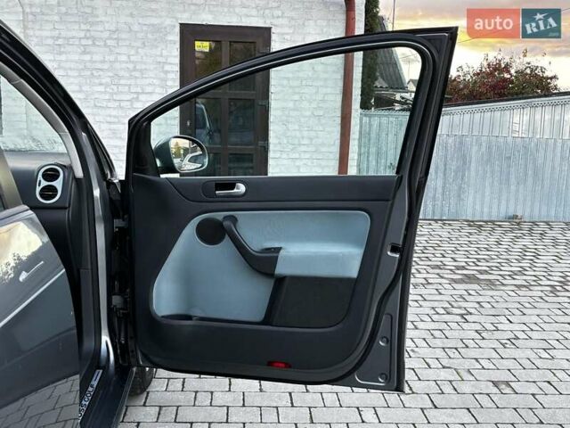 Серый Фольксваген Гольф Плюс, объемом двигателя 1.6 л и пробегом 223 тыс. км за 7499 $, фото 82 на Automoto.ua