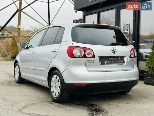 Серый Фольксваген Гольф Плюс, объемом двигателя 1.6 л и пробегом 183 тыс. км за 7200 $, фото 11 на Automoto.ua