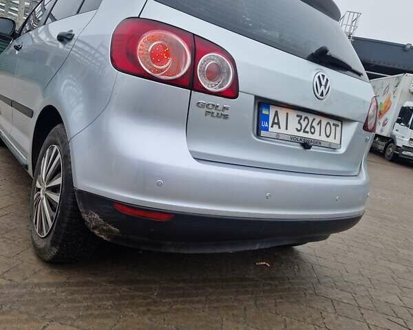 Серый Фольксваген Гольф Плюс, объемом двигателя 1.6 л и пробегом 280 тыс. км за 7200 $, фото 1 на Automoto.ua