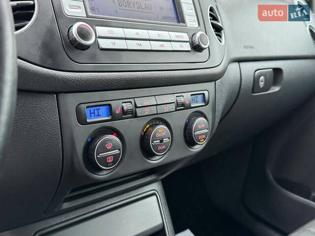 Серый Фольксваген Гольф Плюс, объемом двигателя 1.6 л и пробегом 220 тыс. км за 6190 $, фото 66 на Automoto.ua