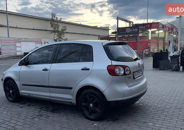 Серый Фольксваген Гольф Плюс, объемом двигателя 1.6 л и пробегом 203 тыс. км за 5700 $, фото 4 на Automoto.ua