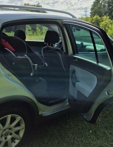 Сірий Фольксваген Golf Plus, об'ємом двигуна 1.6 л та пробігом 201 тис. км за 7100 $, фото 8 на Automoto.ua