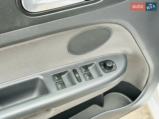 Серый Фольксваген Гольф Плюс, объемом двигателя 1.6 л и пробегом 183 тыс. км за 7200 $, фото 25 на Automoto.ua