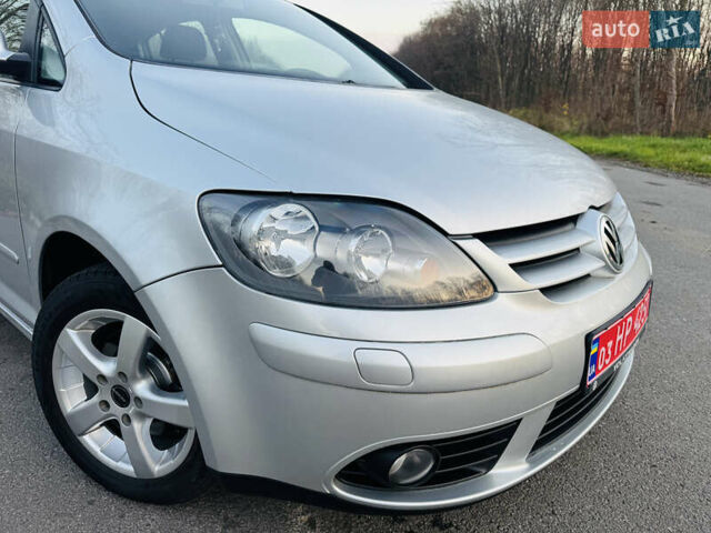 Серый Фольксваген Гольф Плюс, объемом двигателя 1.6 л и пробегом 180 тыс. км за 5699 $, фото 3 на Automoto.ua