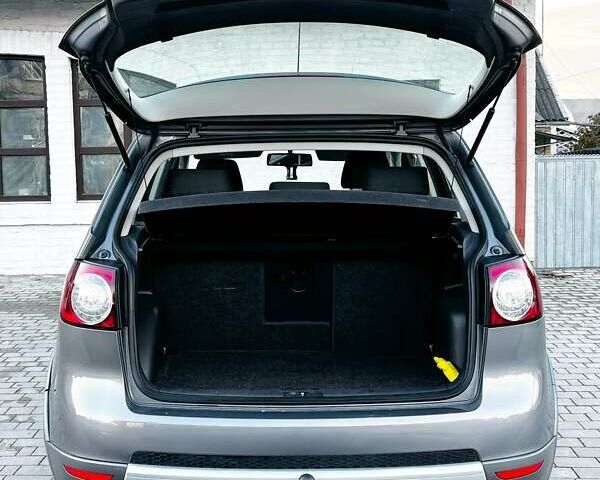 Серый Фольксваген Гольф Плюс, объемом двигателя 1.6 л и пробегом 223 тыс. км за 7499 $, фото 60 на Automoto.ua