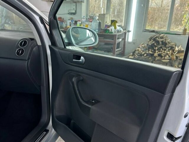 Сірий Фольксваген Golf Plus, об'ємом двигуна 1.6 л та пробігом 237 тис. км за 6000 $, фото 10 на Automoto.ua