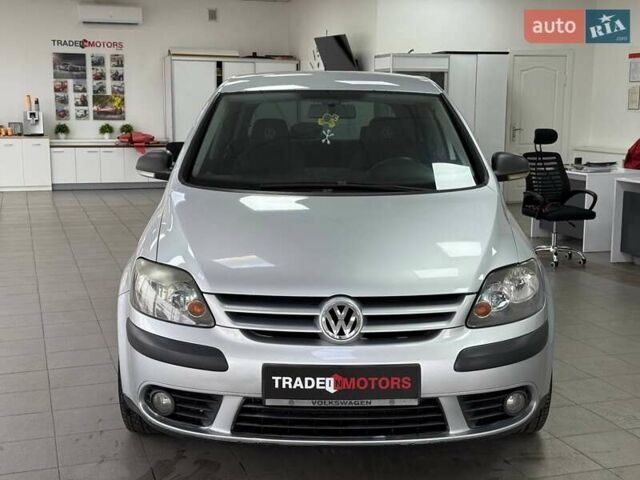 Серый Фольксваген Гольф Плюс, объемом двигателя 1.6 л и пробегом 283 тыс. км за 6490 $, фото 4 на Automoto.ua