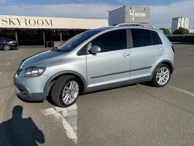 Серый Фольксваген Гольф Плюс, объемом двигателя 1.6 л и пробегом 253 тыс. км за 9800 $, фото 3 на Automoto.ua