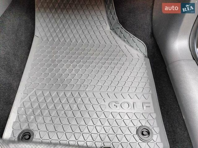 Серый Фольксваген Гольф Плюс, объемом двигателя 1.6 л и пробегом 106 тыс. км за 7300 $, фото 75 на Automoto.ua