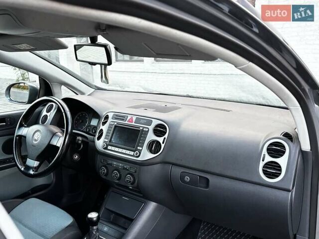 Серый Фольксваген Гольф Плюс, объемом двигателя 1.6 л и пробегом 223 тыс. км за 7499 $, фото 89 на Automoto.ua
