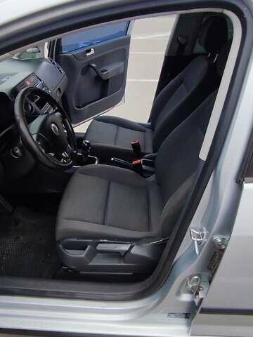 Серый Фольксваген Гольф Плюс, объемом двигателя 1.6 л и пробегом 240 тыс. км за 5999 $, фото 13 на Automoto.ua