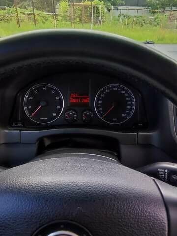 Серый Фольксваген Гольф Плюс, объемом двигателя 1.6 л и пробегом 240 тыс. км за 5999 $, фото 10 на Automoto.ua