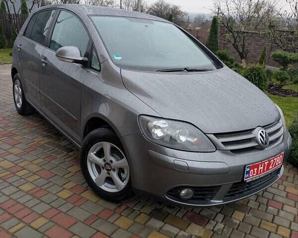 Сірий Фольксваген Golf Plus, об'ємом двигуна 1.62 л та пробігом 194 тис. км за 6000 $, фото 5 на Automoto.ua