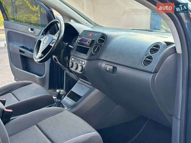 Фольксваген Гольф Плюс 2007 в Днепре (Днепропетровске) на Automoto.ua Серый Фольксваген Гольф Плюс, объемом двигателя 1.6 л и пробегом 233 тыс. км за 7299 $, фото 23 на Automoto.ua