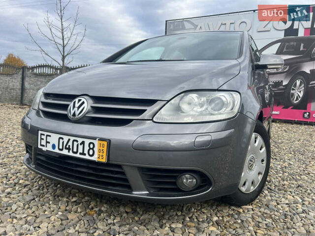 Серый Фольксваген Гольф Плюс, объемом двигателя 1.6 л и пробегом 220 тыс. км за 6599 $, фото 1 на Automoto.ua