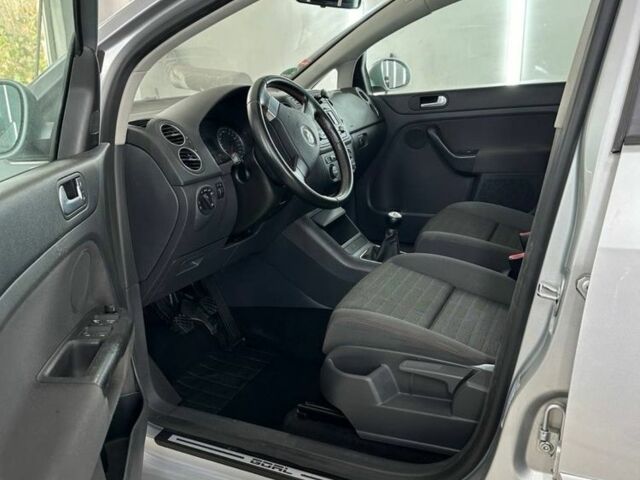 Сірий Фольксваген Golf Plus, об'ємом двигуна 1.6 л та пробігом 237 тис. км за 6000 $, фото 21 на Automoto.ua