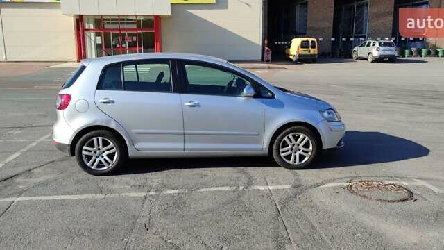 Фольксваген Гольф Плюс 2007 в Житомире на Automoto.ua Серый Фольксваген Гольф Плюс, объемом двигателя 1.6 л и пробегом 257 тыс. км за 5500 $, фото 7 на Automoto.ua