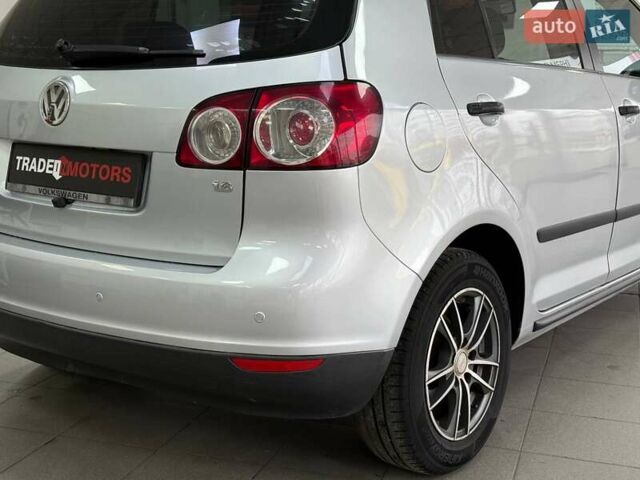 Серый Фольксваген Гольф Плюс, объемом двигателя 1.6 л и пробегом 283 тыс. км за 6490 $, фото 9 на Automoto.ua