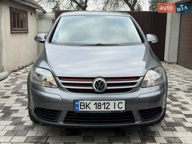 Сірий Фольксваген Golf Plus, об'ємом двигуна 1.9 л та пробігом 241 тис. км за 6600 $, фото 5 на Automoto.ua