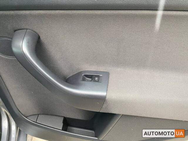 Серый Фольксваген Гольф Плюс, объемом двигателя 1.4 л и пробегом 227 тыс. км за 6300 $, фото 28 на Automoto.ua