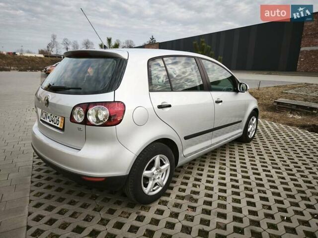 Серый Фольксваген Гольф Плюс, объемом двигателя 1.6 л и пробегом 163 тыс. км за 6900 $, фото 4 на Automoto.ua