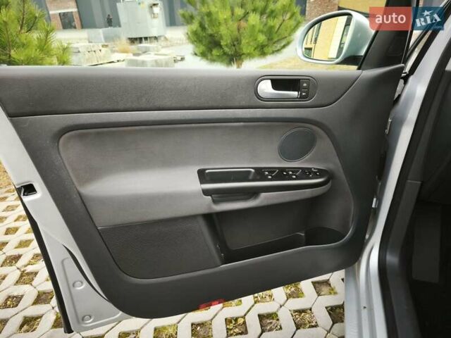 Серый Фольксваген Гольф Плюс, объемом двигателя 1.6 л и пробегом 163 тыс. км за 6900 $, фото 49 на Automoto.ua