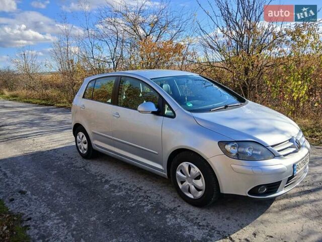 Серый Фольксваген Гольф Плюс, объемом двигателя 1.6 л и пробегом 206 тыс. км за 6300 $, фото 2 на Automoto.ua