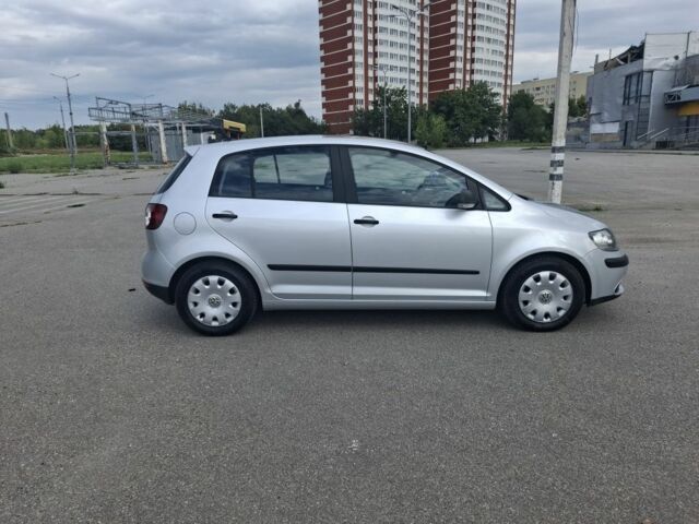 Сірий Фольксваген Golf Plus, об'ємом двигуна 1 л та пробігом 140 тис. км за 6399 $, фото 5 на Automoto.ua