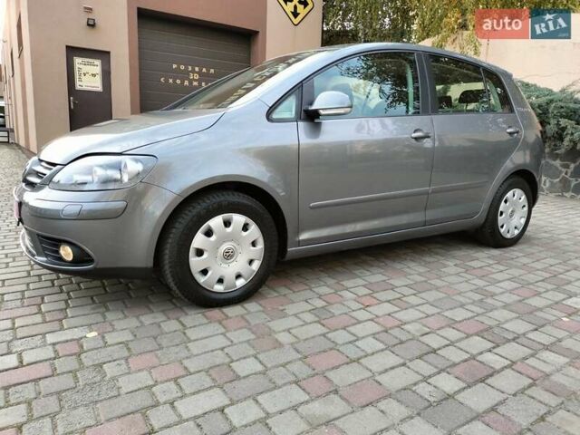 Серый Фольксваген Гольф Плюс, объемом двигателя 1.6 л и пробегом 106 тыс. км за 7300 $, фото 5 на Automoto.ua